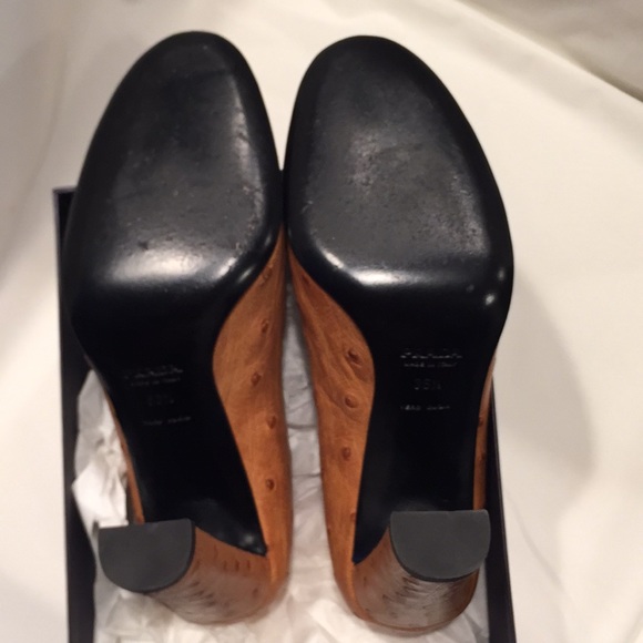 Prada designer heels - Picture 6 of 6